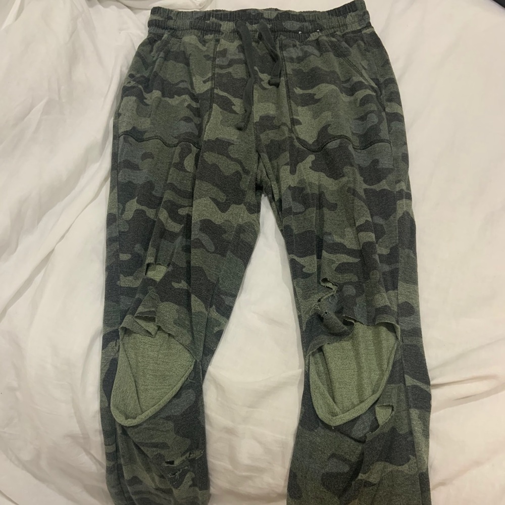 express camo ripped joggers